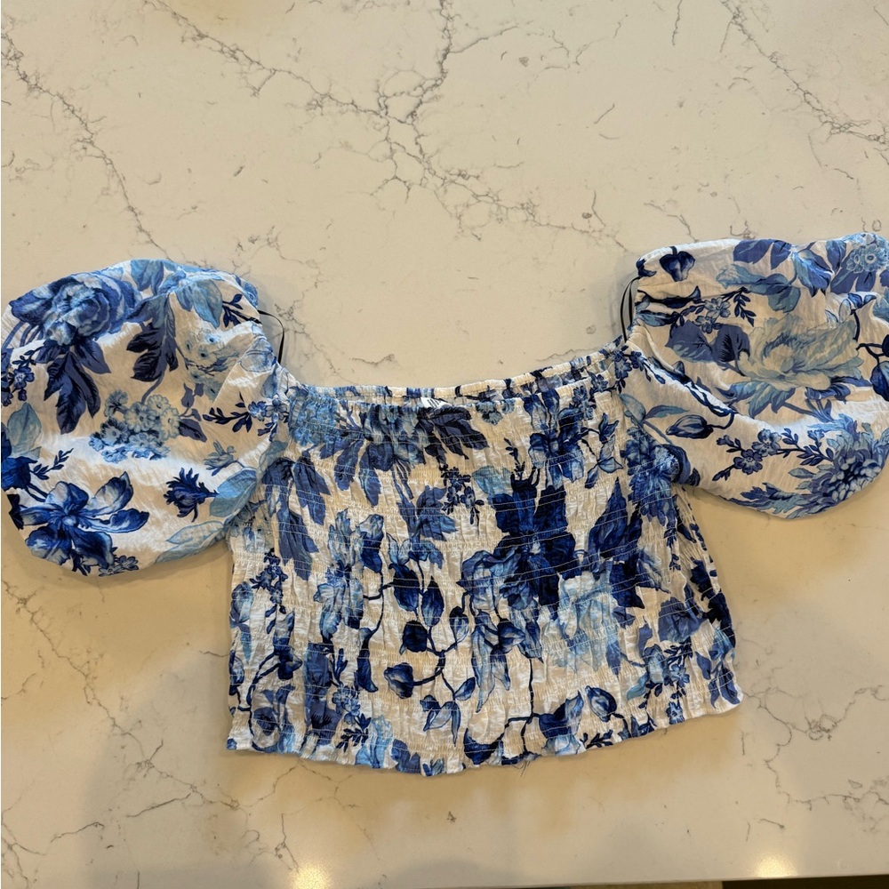 H&M Floral Puff Sleeve Crop Top - Blue and White